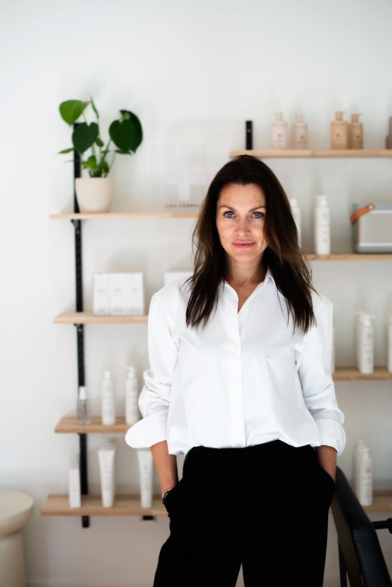 Professionel frisør i Odense hos Juel Studio i lys og eksklusiv frisørsalon